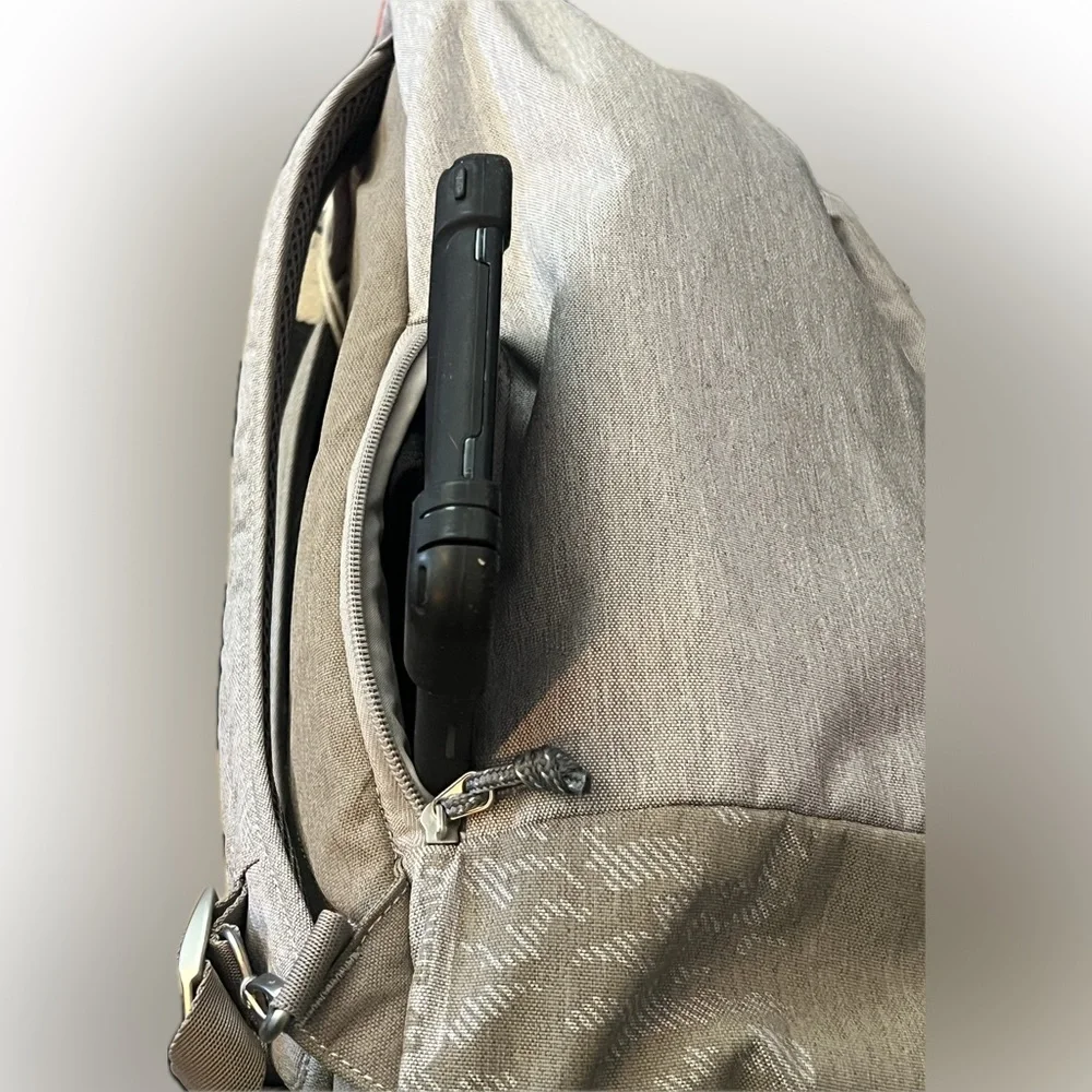 The Skyway Luggage Co. Compact Duffel/backpack from The Rainier Collection - NWT